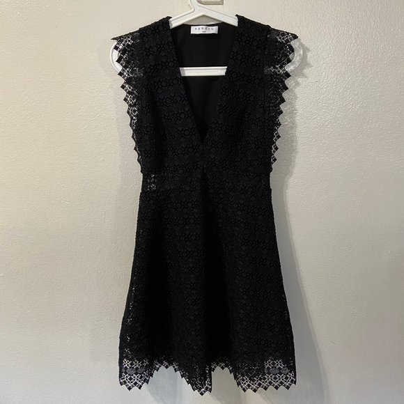 SANDRO Mini Lace Dress Size 0 (XS, waist 24-25) - Picture 1 of 6